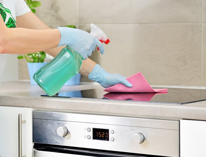 Sirke ile Ev Temizliği: Hangi Alanlarda Güvenle Kullanılır?